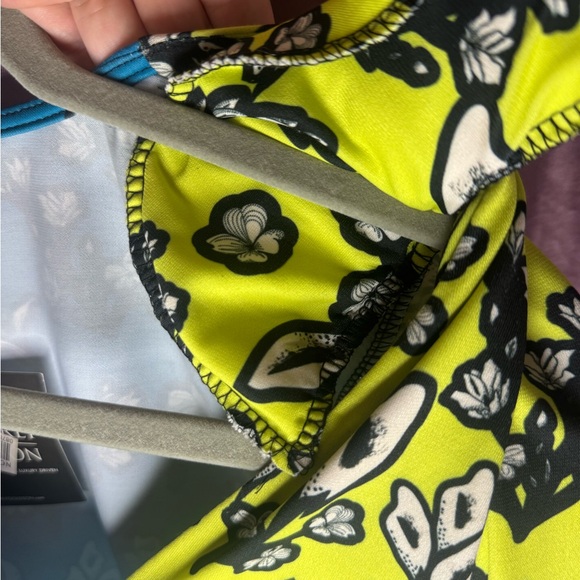 Kimberly Goldson Chlo Mixed Floral Plunge-Neck Bodysuit - Picture 11 of 12